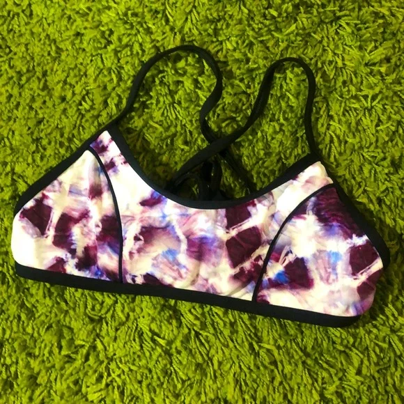 ⭐️ Jolyn Swim top - Picture 1 of 5